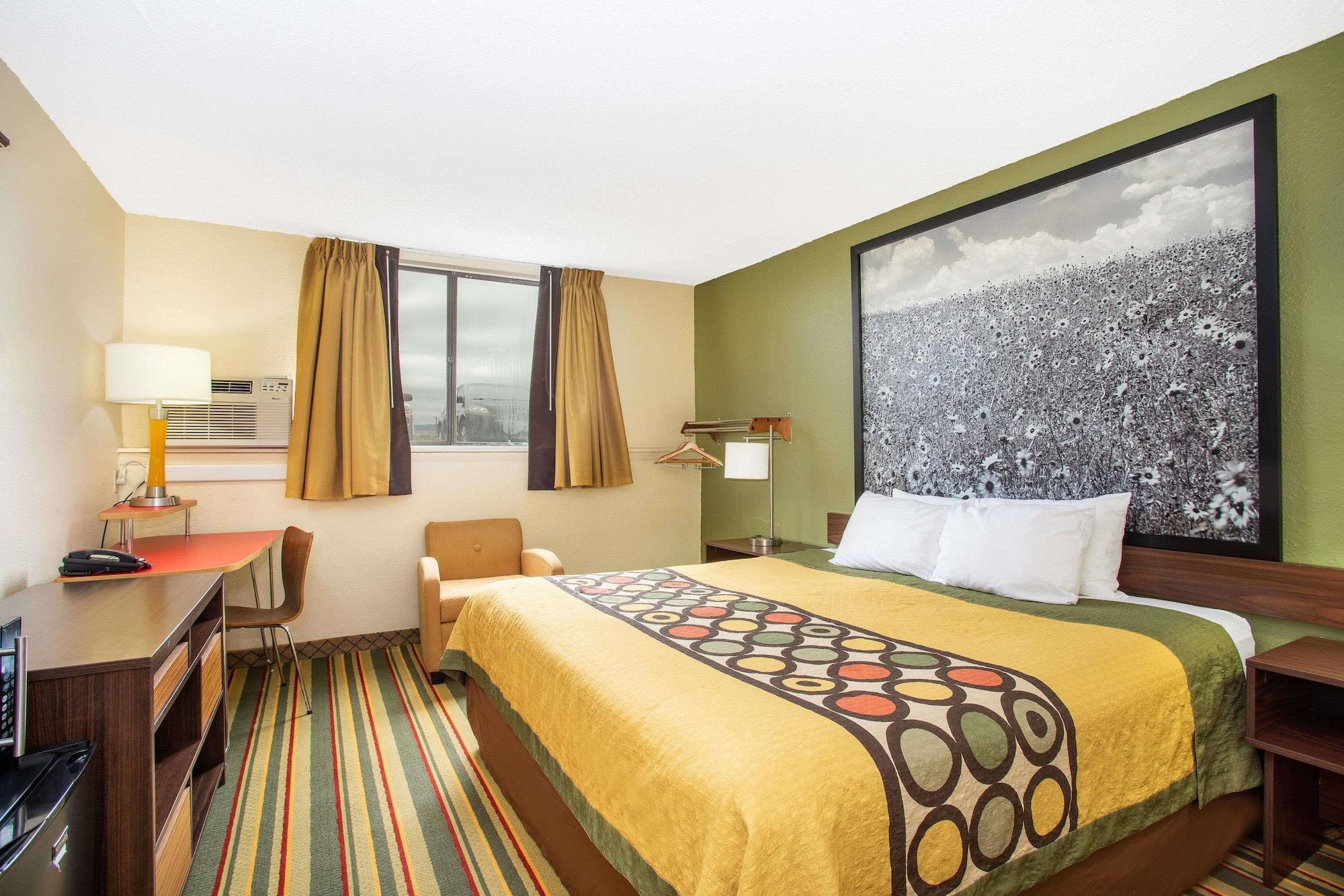 Super 8 By Wyndham Craig Hotel Exterior photo
