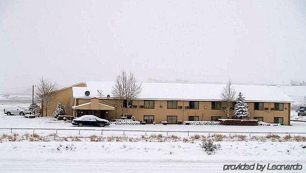 Super 8 By Wyndham Craig Hotel Exterior photo