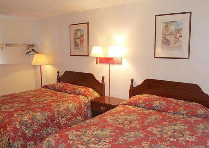 Super 8 By Wyndham Craig Hotel Room photo